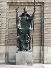 Imagen subida a Zaragoza Ciudad - roscon de san valero estatua