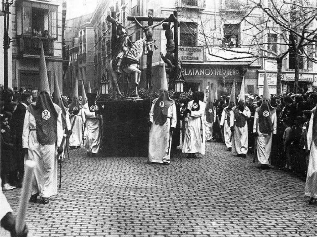 Programa de Semana Santa en Zaragoza 2019 - Foto de Gran Archivo Zaragoza Antigua - Semana Santa 1940 Plaza del Justicia