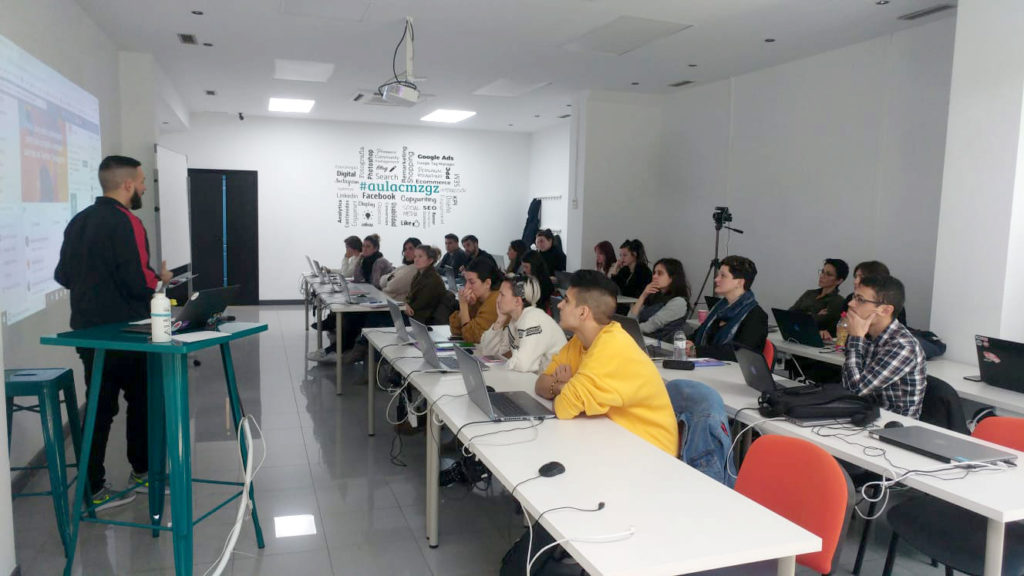 Aprende las nuevas profesiones con el master de marketing digital de AulaCM