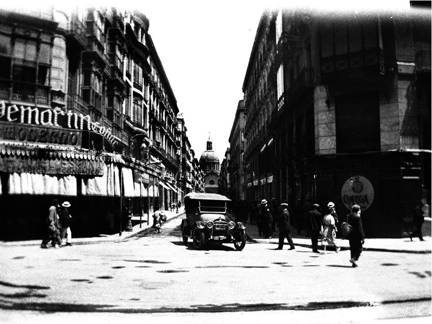 Coche en la Calle Alfonso Coche en la Calle Alfonso