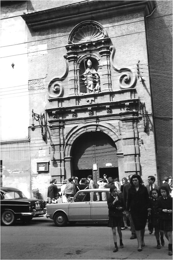 Imagen subida a Zaragoza Ciudad - simca 1000