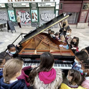¡Zaragoza es invadida por pianos de cola!