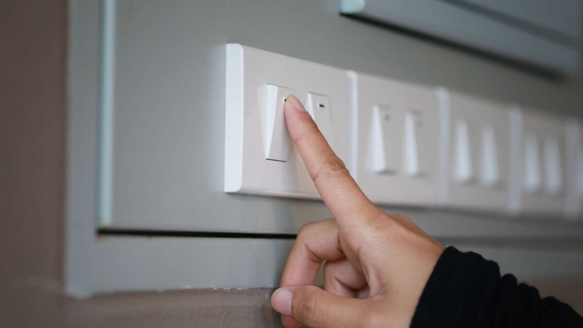 Trucos para paliar la subida del IVA de la luz