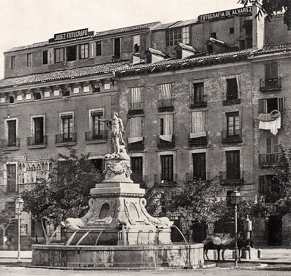 Neptuno y su fuente en Zaragoza