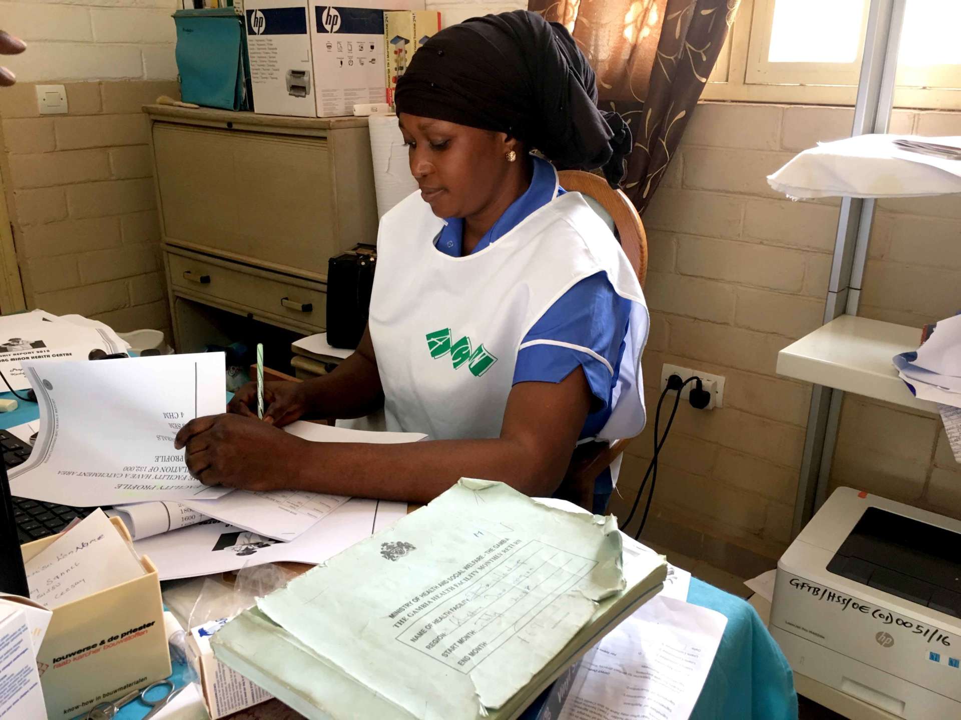 ARAMBIA - Personal de la asoicación gestionando su desarrollo en Gambia