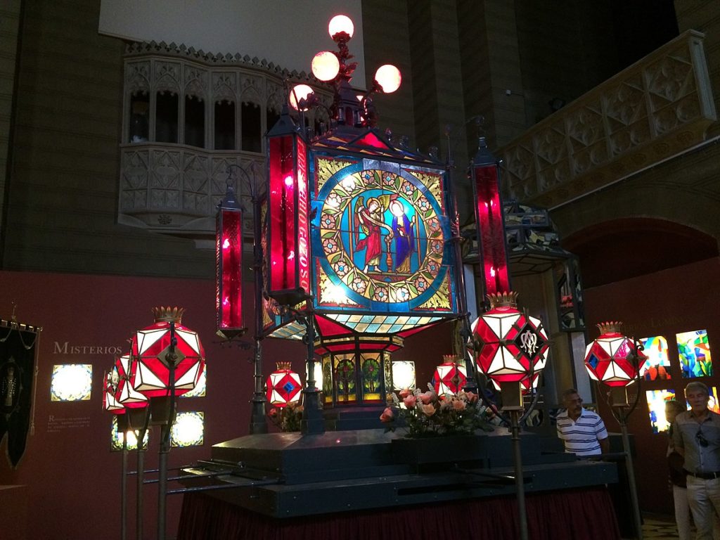 El Rosario de Cristal - Museo de los Faroles del Rosario de Cristal en la Iglesia del Sagrado Corazón de Jesús