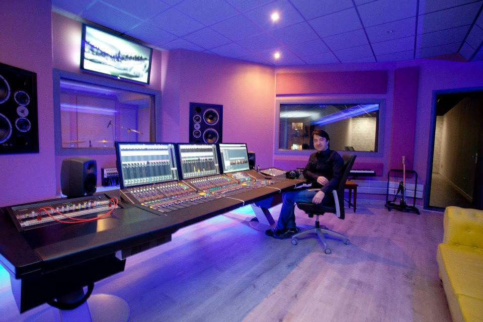 Lorenzo Cortés - Estudio de grabación y producción de Lrenzo Cortés en Ejea de lo Caballeros, Zaragoza