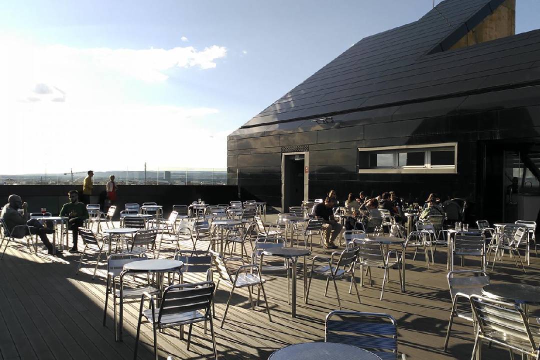 7 Restaurantes en rooftops (y alguna terraza especial) para cenar con vistas en Zaragoza 3 rooftops