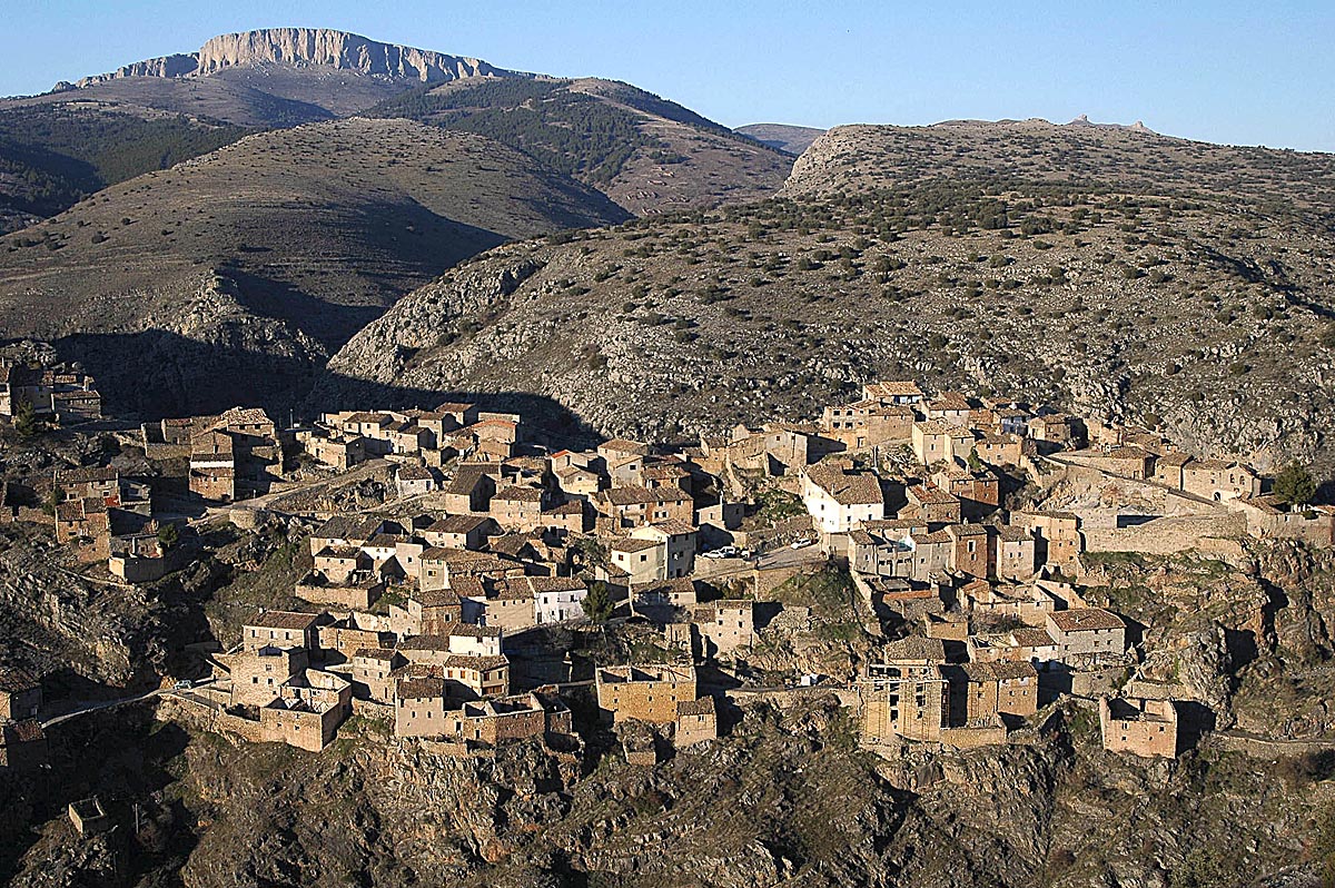 El pueblo más pequeño del mundo con semáforos está en Zaragoza 2 semáforo