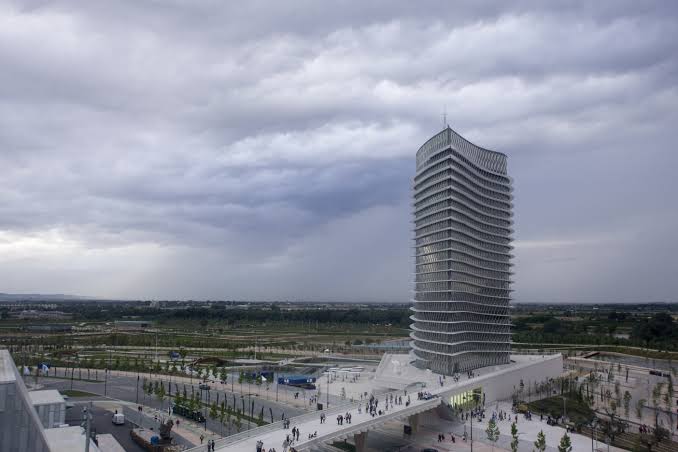 5 edificios “feos” de Zaragoza que los arquitectos defenderían 3 feos