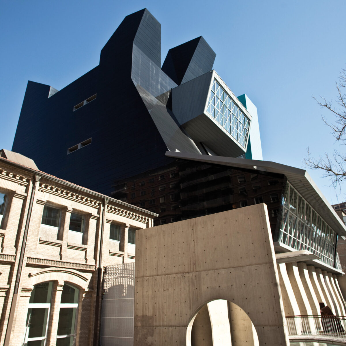 5 edificios “feos” de Zaragoza que los arquitectos defenderían 1 feos